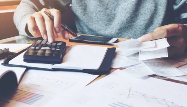 Jak rozłożyć chwilówkę na raty i uniknąć problemów finansowych Jak rozłożyć chwilówkę na raty i uniknąć problemów finansowych