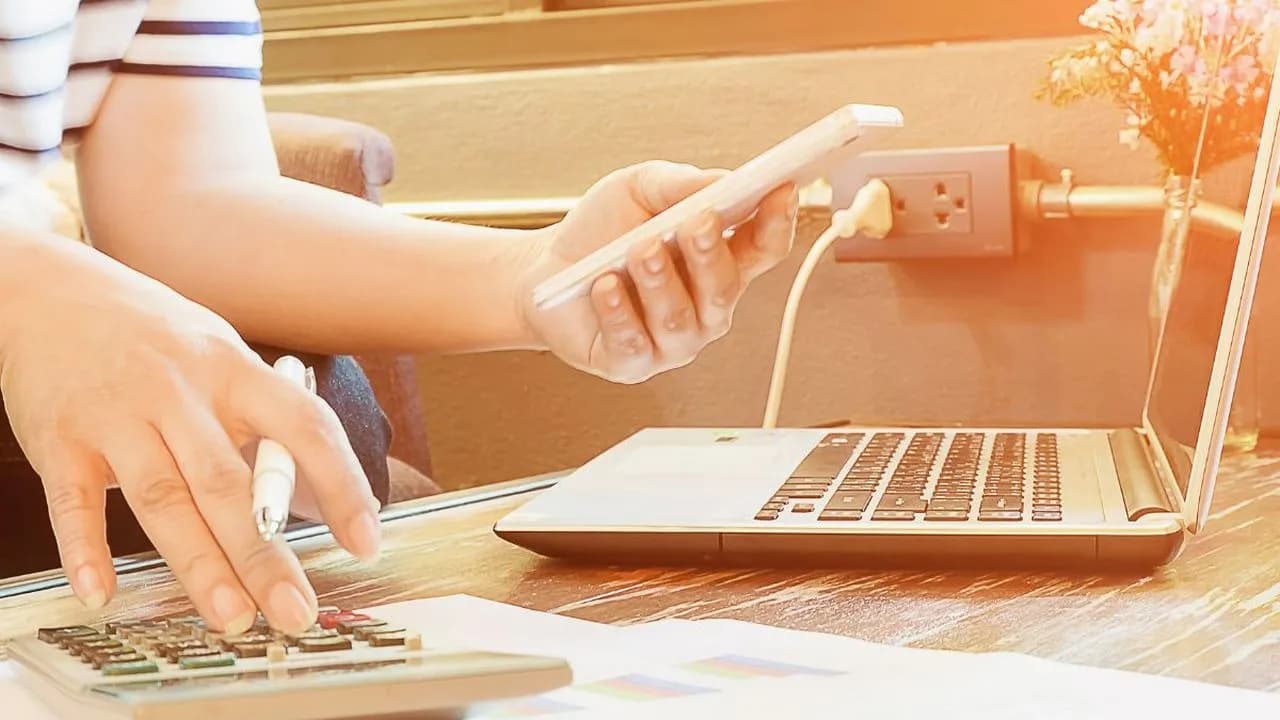 Jak działa chwilówka? Poznaj ryzyka i korzyści pożyczek krótkoterminowych Jak działa chwilówka? Poznaj ryzyka i korzyści pożyczek krótkoterminowych